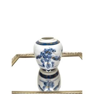 Vintage Chinese Porcelain Meiping blue and white Vase with gold accents